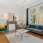 Bright Beautiful Luxurious 1 BR Suite Apartment