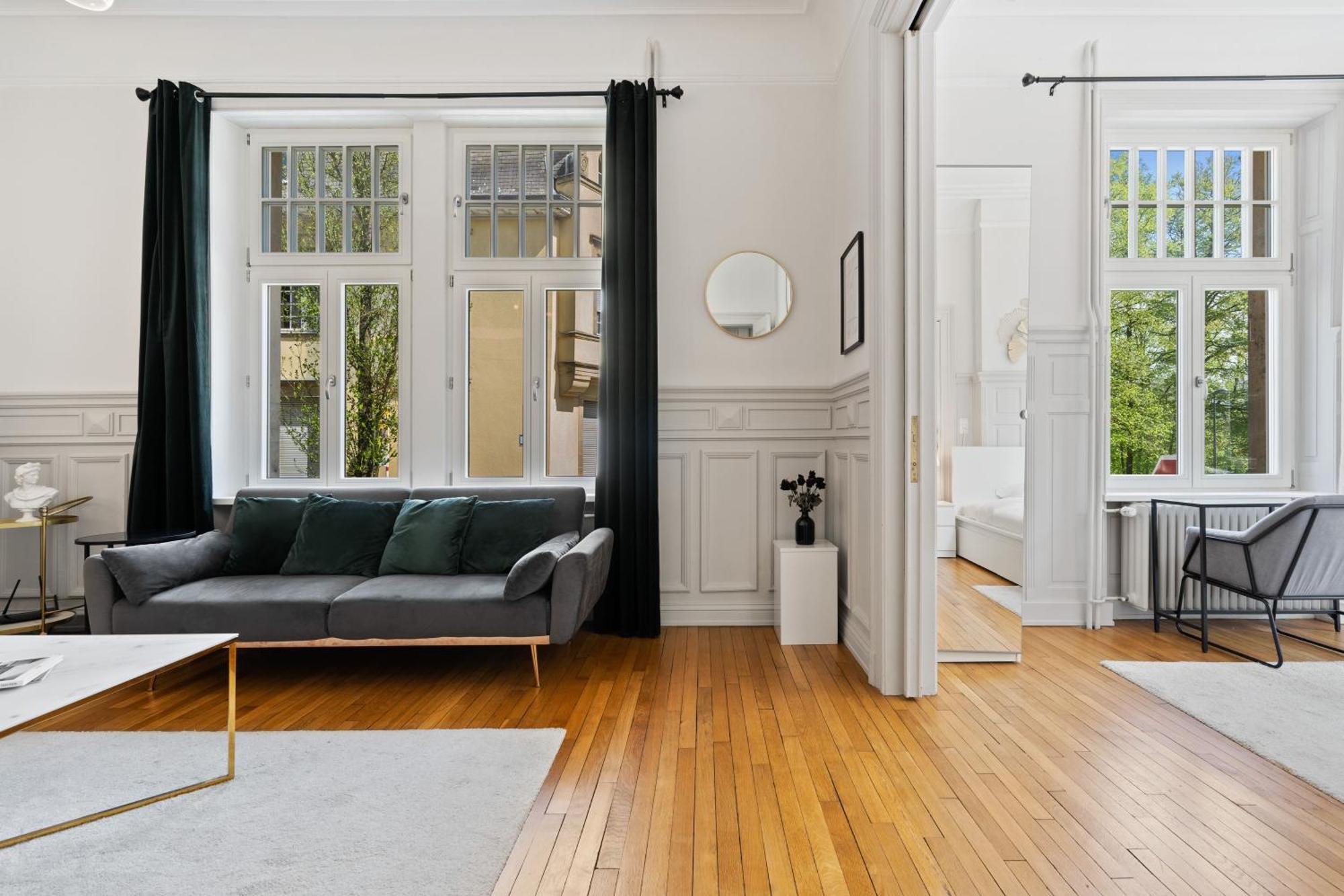 Sleek And Sophisticated In Prime Location Appartement *
