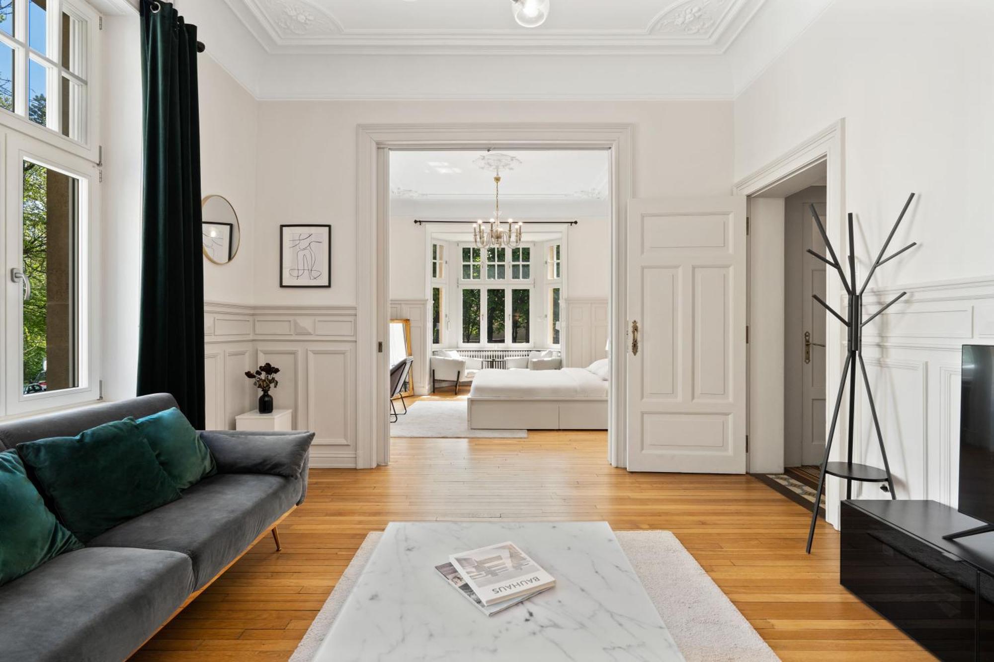 Appartement Sleek And Sophisticated In Prime Location *