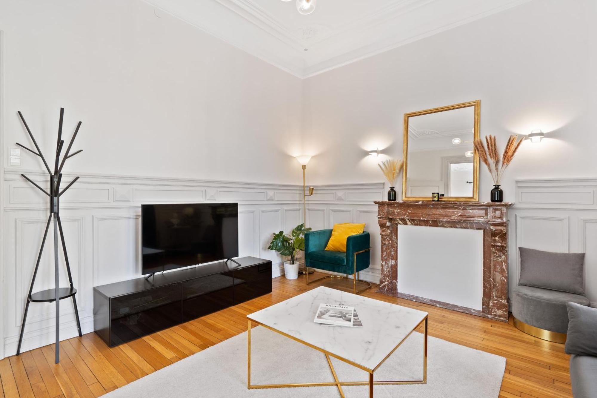 Sleek And Sophisticated In Prime Location Appartement Luxembourg