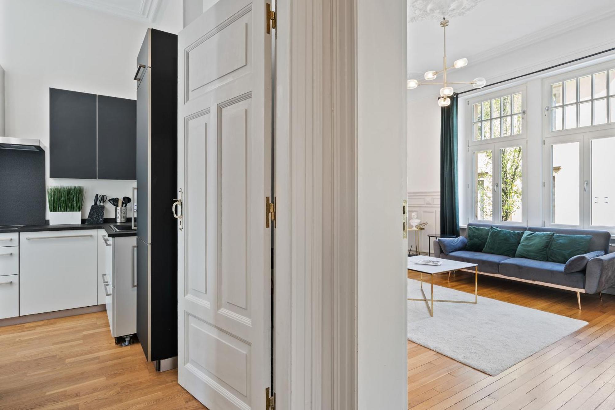 Appartement Sleek And Sophisticated In Prime Location *